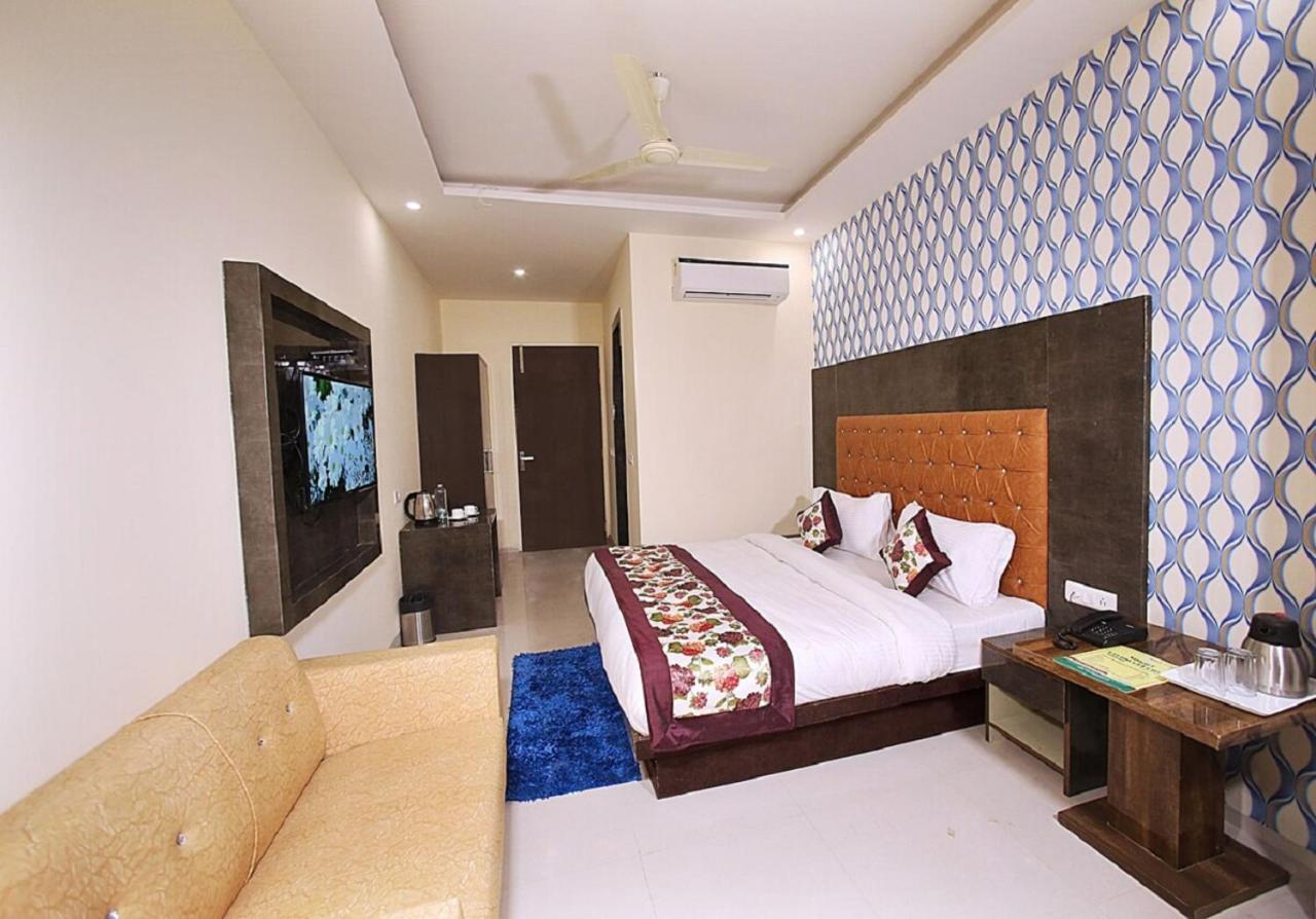 Hotel Vishal Delhi Aerocity 3*