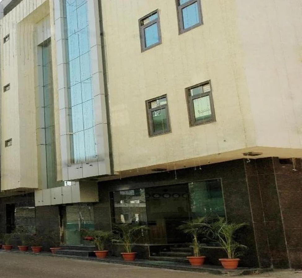 Hotel Vishal Delhi Aerocity Hotel 3*